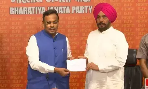 तजिंदर सिंह बिट्टू से पहले इतने सांसदों ने छोड़ा कांग्रेस का साथ, लोकसभा चुनाव में हो सकता है नुकसान तजिंदर सिंह बिट्टू से पहले इतने सांसदों ने छोड़ा कांग्रेस का साथ, लोकसभा चुनाव में हो सकता है नुकसान