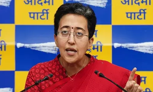 गाजीपुर लैंडफिल पर लगी आग पर आतिशी की प्रेस कॉन्फेंस, कहा- हादसा कैसे हुआ करेंगे जांच गाजीपुर लैंडफिल पर लगी आग पर आतिशी की प्रेस कॉन्फेंस, कहा- हादसा कैसे हुआ करेंगे जांच