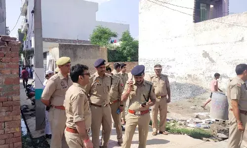 फरुखनगर: घर में लगी आग, पति-पत्नी की मौत, घटना की छानबीन में जुटी पुलिस फरुखनगर: घर में लगी आग, पति-पत्नी की मौत, घटना की छानबीन में जुटी पुलिस
