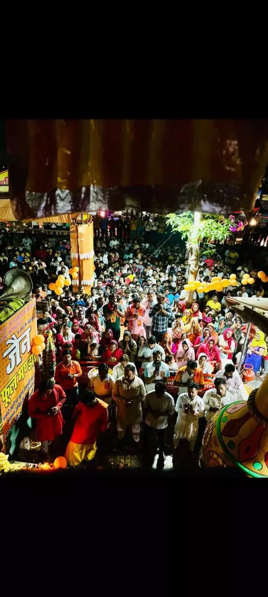 हिंदू रक्षा दल के कार्यकर्ताओं ने हनुमान चालीसा का भव्य आयोजन और सामूहिक किया पाठ हिंदू रक्षा दल के कार्यकर्ताओं ने हनुमान चालीसा का भव्य आयोजन और सामूहिक किया पाठ