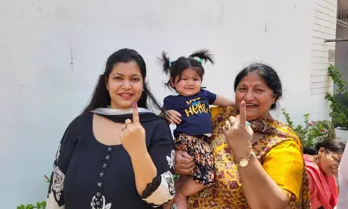 गाजियाबाद : दो घंटे में दो गुणा बढ़ा मत प्रतिशत, जलपान के बाद निकले मतदान को