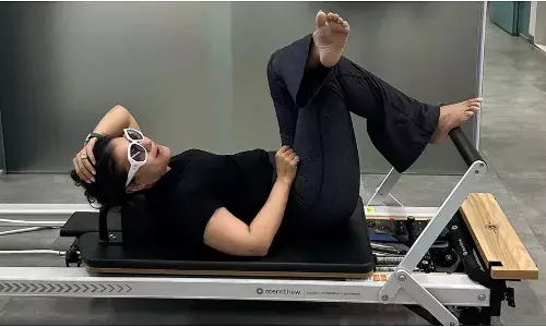 ब्लैक कलर के आउटफिट के साथ दिखाया अभिनेत्री काजोल ने अपना बिंदास लुक ब्लैक कलर के आउटफिट के साथ दिखाया अभिनेत्री काजोल ने अपना बिंदास लुक