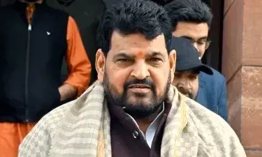 बृजभूषण शरण सिंह को अदालत से लगा बड़ा झटका, जांच हुई तो हो सकता है खेल खराब बृजभूषण शरण सिंह को अदालत से लगा बड़ा झटका, जांच हुई तो हो सकता है खेल खराब