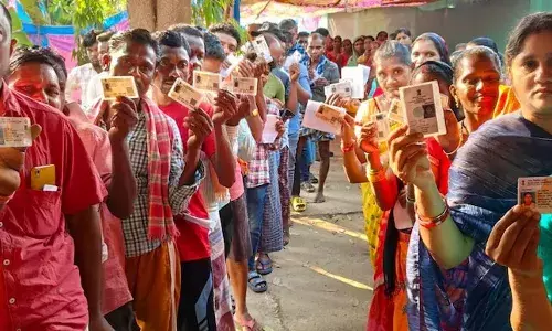 बिहार में गिरता मत प्रतिशत किसको पहुंचाएगा नुकसान, सोचने को क्यों विवश हो रहे हैं नीतीश बिहार में गिरता मत प्रतिशत किसको पहुंचाएगा नुकसान, सोचने को क्यों विवश हो रहे हैं नीतीश