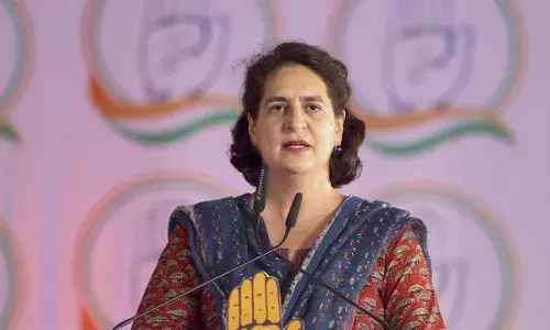 प्रियंका वाड्रा ने स्कैंडल को लेकर पीएम पर साधा निशाना, कहा- प्रज्वल रेवन्ना के टेप पर क्यों नहीं बोल रहे प्रियंका वाड्रा ने स्कैंडल को लेकर पीएम पर साधा निशाना, कहा- प्रज्वल रेवन्ना के टेप पर क्यों नहीं बोल रहे