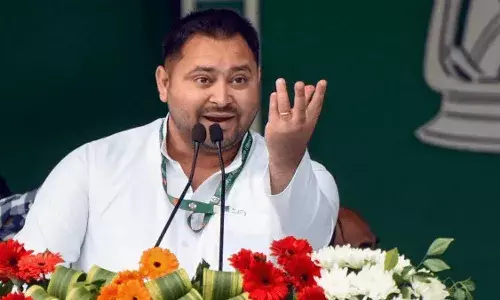 पटना से तेजस्वी यादव बरसे पीएम पर, कहा-  प्रज्वल रेवन्ना के अश्लील वीडियो पर कुछ नहीं बोले पटना से तेजस्वी यादव बरसे पीएम पर, कहा-  प्रज्वल रेवन्ना के अश्लील वीडियो पर कुछ नहीं बोले