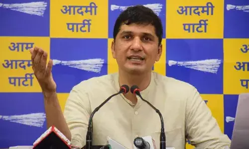 सौरभ भारद्वाज ने राघव चड्ढा को लेकर दी बड़ी अपेडट, कहा- ब्रिटेन आंख की सर्जरी कराने गए थे नहीं जाते तो जा सकती थी रोशनी सौरभ भारद्वाज ने राघव चड्ढा को लेकर दी बड़ी अपेडट, कहा- ब्रिटेन आंख की सर्जरी कराने गए थे नहीं जाते तो जा सकती थी रोशनी