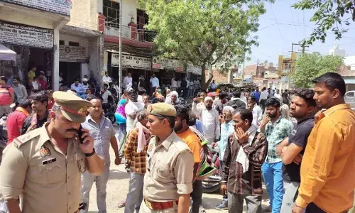 पूरा वेतन न मिलने से नाराज सफाई कर्मचारियों का दूसरे दिन भी विरोध प्रदर्शन जारी पूरा वेतन न मिलने से नाराज सफाई कर्मचारियों का दूसरे दिन भी विरोध प्रदर्शन जारी