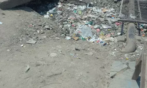 पुलिया ना बनने से राहगीरों को आवाजाही में हो रही है दिक्कत पुलिया ना बनने से राहगीरों को आवाजाही में हो रही है दिक्कत