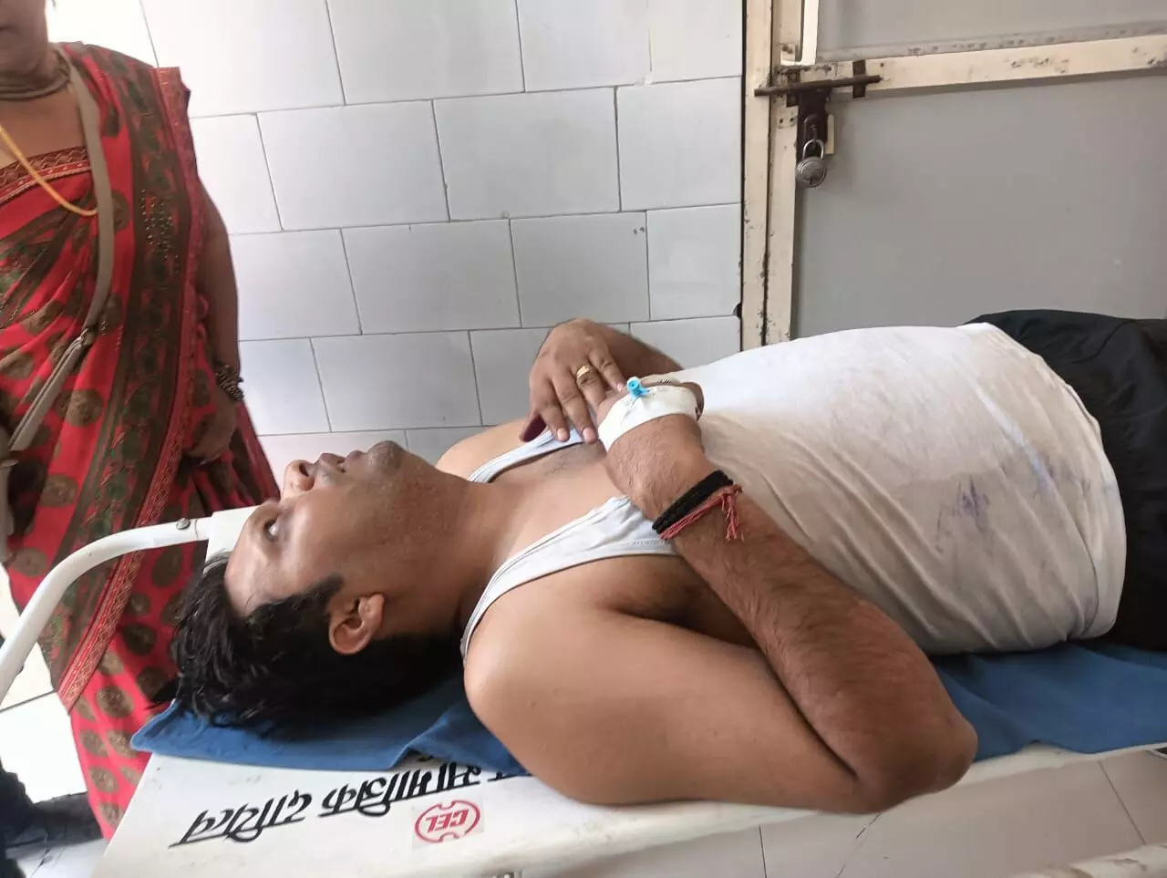 भाजपा नेत्री के फ्लैट पर हमला, जांच में जुटी पुलिस भाजपा नेत्री के फ्लैट पर हमला, जांच में जुटी पुलिस