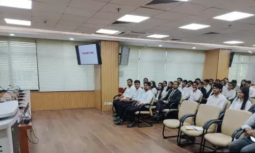 मेवाड़ कॉलेज के विद्यार्थियों ने मानवाधिकार आयोग का किया दौरा