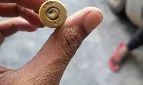 मेवला भट्टी ग्राम प्रधान के घर पर देर रात बदमाशों ने की ताबड़तोड़ फायरिंग, जांच में जुटी पुलिस