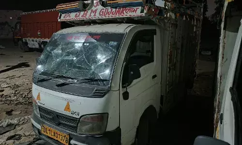 दो पक्षों में हुई मारपीट के मामले में पुलिस ने 12 से अधिक लोगों के खिलाफ रिपोर्ट दर्ज की