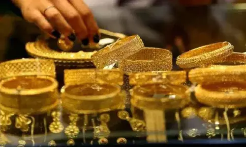 आज है अक्षय तृतीया, सोना खरीदने पर मिलेंगे उपहार आज है अक्षय तृतीया, सोना खरीदने पर मिलेंगे उपहार