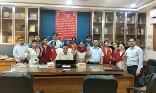 स्वामी विवेकानंद सरस्वती विद्या मंदिर के कक्षा 12वी के सीबीएसई के परीक्षा परिणाम में विद्यार्थियों ने लहराया परचम।