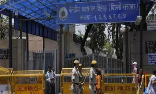 दिल्ली की तिहाड़ जेल को मिली बम से उडा़ने की धमकी, जांच में जुटी पुलिस दिल्ली की तिहाड़ जेल को मिली बम से उडा़ने की धमकी, जांच में जुटी पुलिस