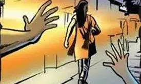 पत्नी से छेड़छाड़ का विरोध करने पर युवक का फोड़ा सिर, अस्पताल में भर्ती