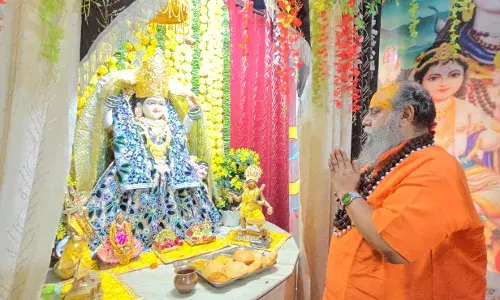 माता बगलामुखी जयंती महोत्सव के अंतिम दिन दूधेश्वर नाथ मंदिर में साधु-संतों ने किया प्रसाद ग्रहण