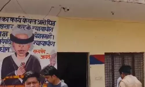 हिरासत में लिए गए युवक ने पुलिस चौकी के अंदर पंखे से फंदा लगाकर दी जान, दुष्कर्म का था आरोप, चौकी के सभी पुलिसकर्मी निलंबित
