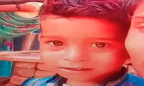 झाड़ियों में मिला तीन साल के बच्चे का शव, गुलदार घर से उठाकर ले गया था झाड़ियों में मिला तीन साल के बच्चे का शव, गुलदार घर से उठाकर ले गया था