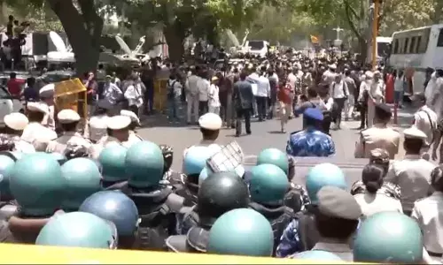 अरविंद केजरीवाल ने पार्टी के नेताओं और कार्यकर्ताओं के साथ भाजपा मुख्यालय तक किया मार्च, बताया क्या है बीजेपी का प्लान