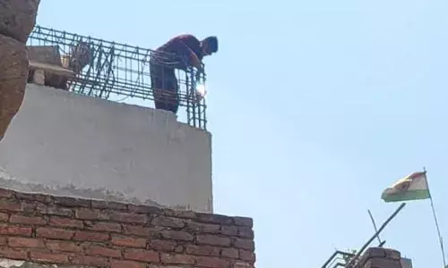 गाजियाबाद विकास प्राधिकरण की मिलीभगत से अवैध टावर का निर्माण जारी गाजियाबाद विकास प्राधिकरण की मिलीभगत से अवैध टावर का निर्माण जारी