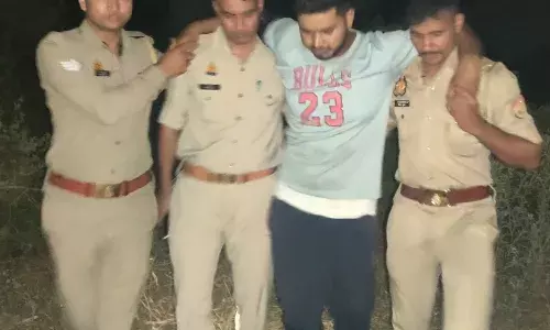 छुपाए गए तमंचा को बरामद कराने के लिए बदमाश पुलिस पार्टी को साथ ले गई, तभी सब इंस्पेक्टर पर कर दी फायरिंग छुपाए गए तमंचा को बरामद कराने के लिए बदमाश पुलिस पार्टी को साथ ले गई, तभी सब इंस्पेक्टर पर कर दी फायरिंग