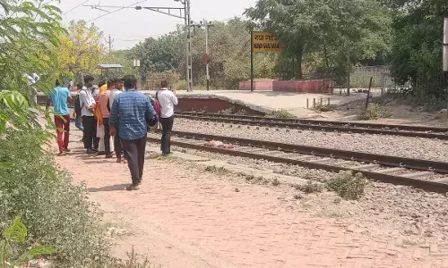 पार्षद पर लगा गुंडा टैक्स मांगने का आरोप, दुकानदार के साथ की मारपीट पार्षद पर लगा गुंडा टैक्स मांगने का आरोप, दुकानदार के साथ की मारपीट
