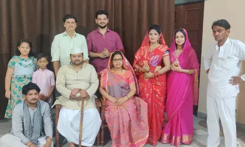 डॉ. विमला गुप्ता नाट्य मंच के कलाकारों ने गांधर्व संगीत महाविद्यालय में बड़े घर की बेटी का किया मंचन