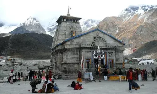 चारधाम यात्रियों के लिए एसओपी जारी रात 11 बजे के बाद यात्रा पूरी तरह से प्रतिबंधित और आठ बजे के बाद होटल बुकिंग तक भी नही जा सकेंगे।