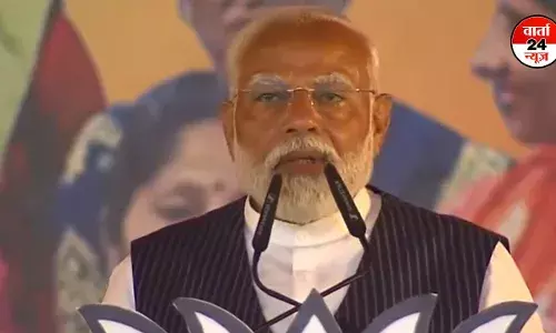 पीएम मोदी ने वाराणसी में नारी शक्ति संवाद कार्यक्रम में महिलाओं को किया भावुक, कहा- यह पहली बार है जब मैंने काशी से नामांकन अपनी मां के बिना किया है... अब गंगा मेरी मां पीएम मोदी ने वाराणसी में नारी शक्ति संवाद कार्यक्रम में महिलाओं को किया भावुक, कहा- यह पहली बार है जब मैंने काशी से नामांकन अपनी मां के बिना किया है... अब गंगा मेरी मां