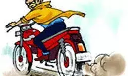 गाजियाबाद में चोरों के हौसले बुलंद, चोर ने जिम के बाहर से चुराई नई बाइक