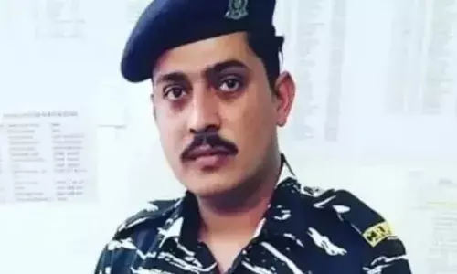 सीआरपीएफ के जवान ने पिस्टल से सिर में गोली मारकर की आत्महत्या सीआरपीएफ के जवान ने पिस्टल से सिर में गोली मारकर की आत्महत्या