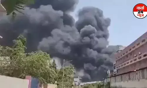 महाराष्ट्र के ठाणे की केमिकल फैक्ट्री में धमाका, 6 लोग घायल,बुझाई जा रही है आग महाराष्ट्र के ठाणे की केमिकल फैक्ट्री में धमाका, 6 लोग घायल,बुझाई जा रही है आग