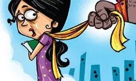 कृष्णा विद्या निकेतन स्कूल के बाहर तीन युवकों ने छात्राओं को परेशान कर बनाया वीडियो, प्रधानाचार्य ने पुलिस से की शिकायत