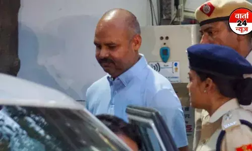 आप सांसद स्वाति मालीवाल के साथ मारपीट का मामला : केजरीवाल के पीए बिभव कुमार को 4 दिन की न्यायिक हिरासत में भेजा आप सांसद स्वाति मालीवाल के साथ मारपीट का मामला : केजरीवाल के पीए बिभव कुमार को 4 दिन की न्यायिक हिरासत में भेजा