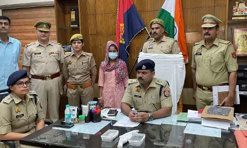 बहन और पत्नी के साथ मिलकर लूट की वारदात करने वाले तीन आरोपी गिरफ्तार बहन और पत्नी के साथ मिलकर लूट की वारदात करने वाले तीन आरोपी गिरफ्तार