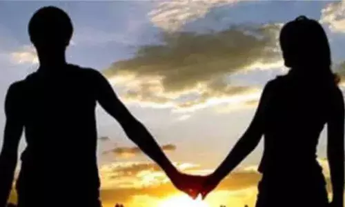 प्रेमिका के साथ घर में पकड़े गए प्रेमी की लाठी-डंडों से पीटकर की हत्या प्रेमिका के साथ घर में पकड़े गए प्रेमी की लाठी-डंडों से पीटकर की हत्या