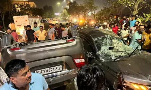 नंदग्राम कट के पास दो कारों के बीच जबरदस्त भिड़ंत, कार चालक अस्पताल में भर्ती नंदग्राम कट के पास दो कारों के बीच जबरदस्त भिड़ंत, कार चालक अस्पताल में भर्ती