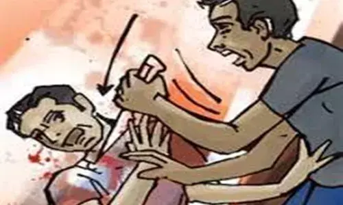 गाली देने का विरोध करने पर पड़ोसी पर चाकू से हमला किया