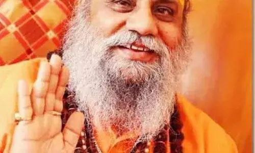 महंत नारायण गिरी ने प्रस्तावित धरना प्रदर्शन को किया स्थगित, कहा- नगर निगम ने मान ली मांगें