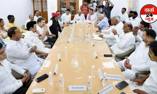 इंडिया गठबंधन ने साफ किया कि वह सरकार बनाने के पक्ष में नहीं! इसका कारण खड़गे ने जो बताया क्या उस पर आप विश्वास करेंगे? इंडिया गठबंधन ने साफ किया कि वह सरकार बनाने के पक्ष में नहीं! इसका कारण खड़गे ने जो बताया क्या उस पर आप विश्वास करेंगे?