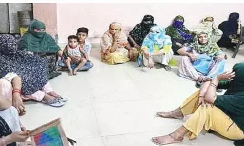 रामनगर कॉलोनी में दो दिन से बिजली गुल, नाराज लोगों ने बिजली घर पर दिया धरना रामनगर कॉलोनी में दो दिन से बिजली गुल, नाराज लोगों ने बिजली घर पर दिया धरना