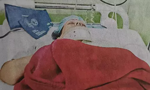 आंधी आने से हुआ हादसा! बुजुर्ग महिला पर गमला गिरने से गर्दन की टूटी हड्डी, अस्पताल में भर्ती