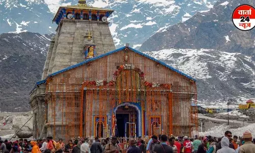 चारधाम यात्रा में थार गाड़ी को लेकर मचा बवाल, मुख्य सचिव ने दिए कार्रवाई के निर्देश चारधाम यात्रा में थार गाड़ी को लेकर मचा बवाल, मुख्य सचिव ने दिए कार्रवाई के निर्देश