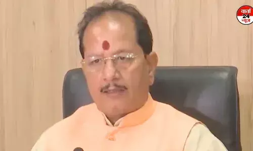 नीट पेपर लीक मामले में बिहार के डिप्टी सीएम विजय सिन्हा ने तेजस्वी यादव को घेरा! कहा- तेजस्वी जवाब दें कि आरोपी सिकंदर से उनका क्या संबंध है?