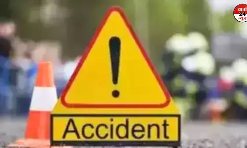 नगरकोट धाम की यात्रा कर वापस लौट रहे श्रद्धालुओं से भरा एक कैंटर अनियंत्रित होकर खाई में पलटा, 18 श्रद्धालु घायल नगरकोट धाम की यात्रा कर वापस लौट रहे श्रद्धालुओं से भरा एक कैंटर अनियंत्रित होकर खाई में पलटा, 18 श्रद्धालु घायल