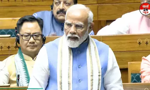 पीएम मोदी ने विपक्ष को दिया करारा जवाब, कहा- हिन्दू सहनशील है इसलिए लोकतंत्र पनपा है पीएम मोदी ने विपक्ष को दिया करारा जवाब, कहा- हिन्दू सहनशील है इसलिए लोकतंत्र पनपा है