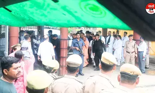 हाथरस में सत्संग के दौरान भगदड़ में मरने वालो की संख्या 121 तक पहुंची, आज सीएम योगी घायलों से मिलेंगे