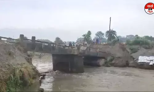 बरसात की वजह से बिहार के सारण में पुल धराशायी, 15 दिन के भीतर आधा दर्जन से अधिक पुल गिर चुका बरसात की वजह से बिहार के सारण में पुल धराशायी, 15 दिन के भीतर आधा दर्जन से अधिक पुल गिर चुका